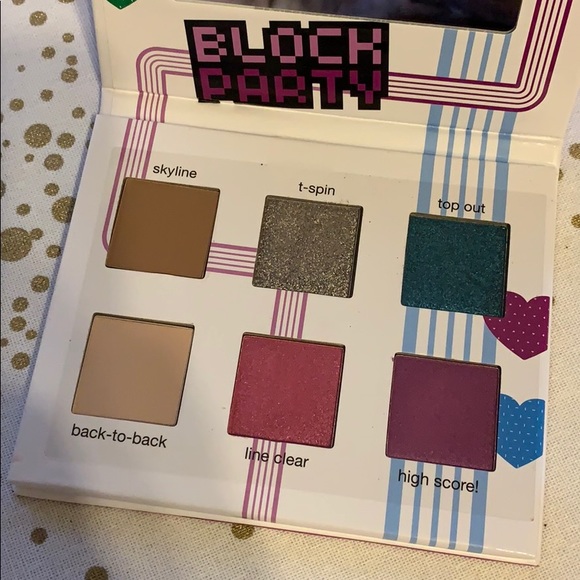 Tetris X Ipsy Block Party Eyeshadow Palette - Picture 4 of 5